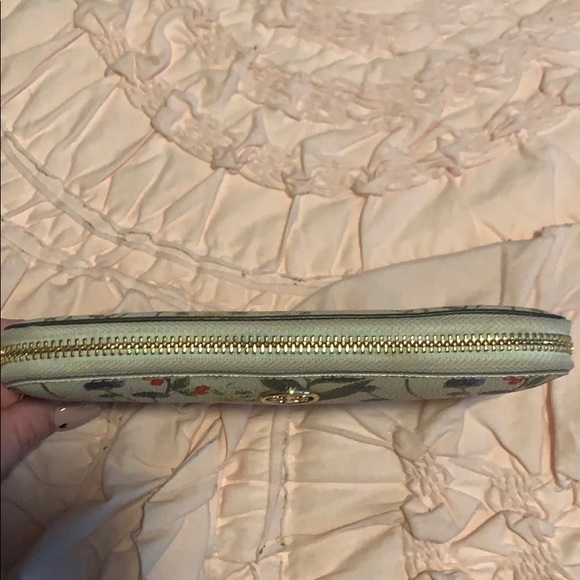 Tory Burch Wallet - Picture 4 of 5